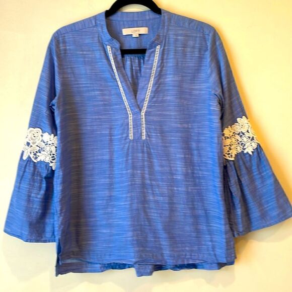 Loft  blue top with lace 3/4 length sleeve Size Small - Picture 1 of 5